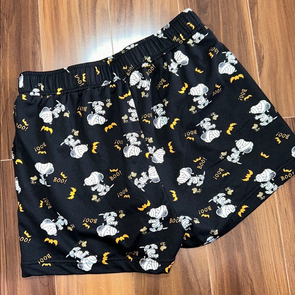 Small Peanuts fleece lined pajama shorts Halloween - Picture 3 of 3